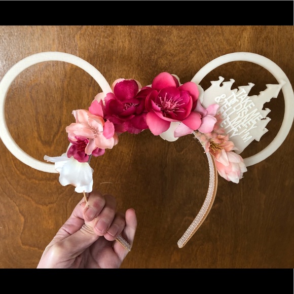 Soulfully Cali Color Changing 3D Mouse Ears - Picture 2 of 3